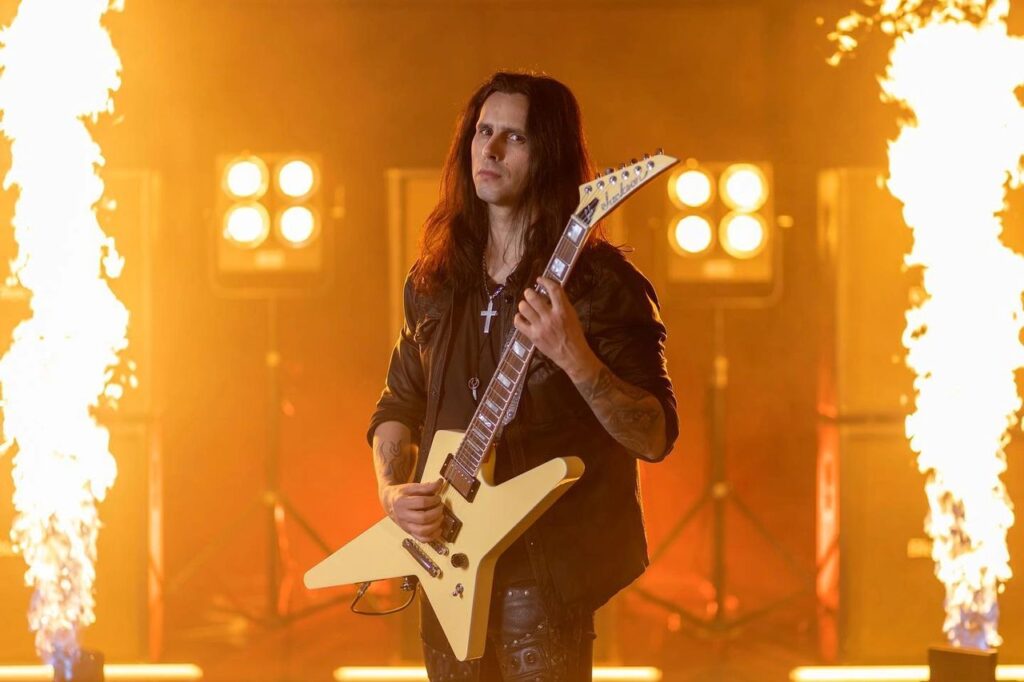 INTERVIEW ~ GUS G