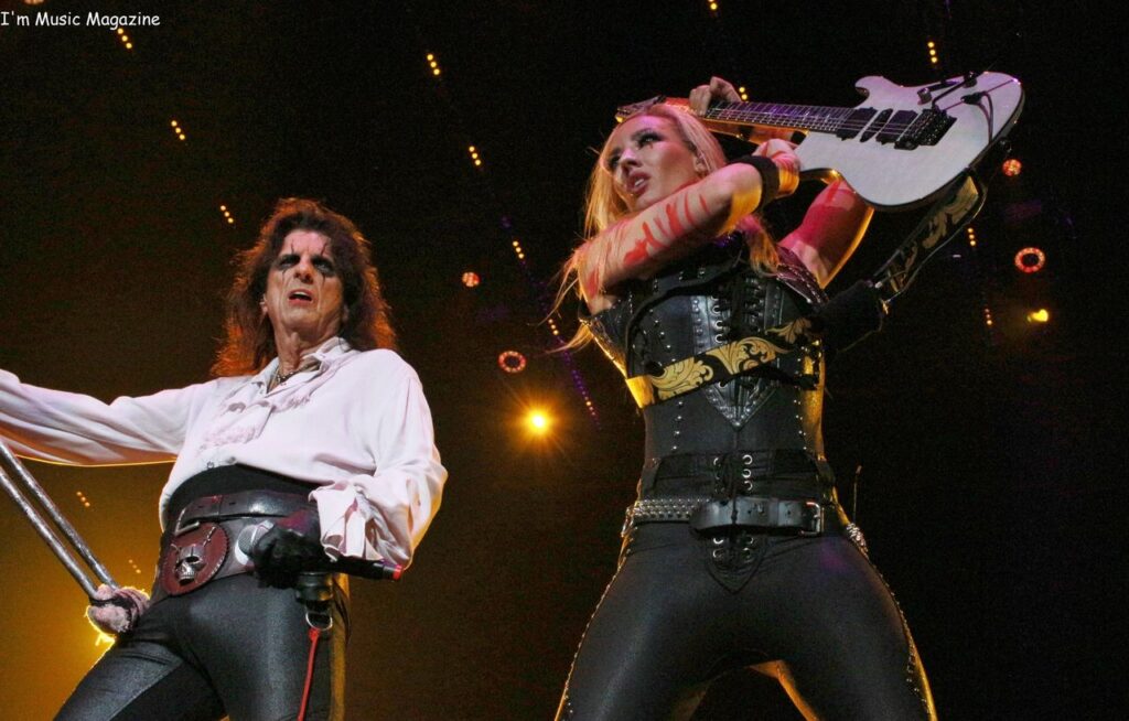 ALICE COOPER’S RALEIGH, NC SHOW WAS LOADED WITH THEATRICS & FUN