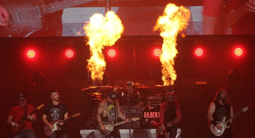 BRANTLEY GILBERT BRINGS THE ENERGY & THE PARTY TO RALEIGH, NC