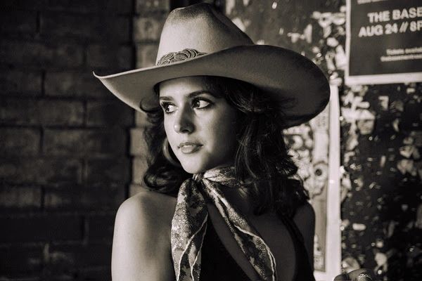 NASHVILLE BREAKOUT MAGGIE ANTONE’S “JOHNNY MOONSHINE” SONG/VID