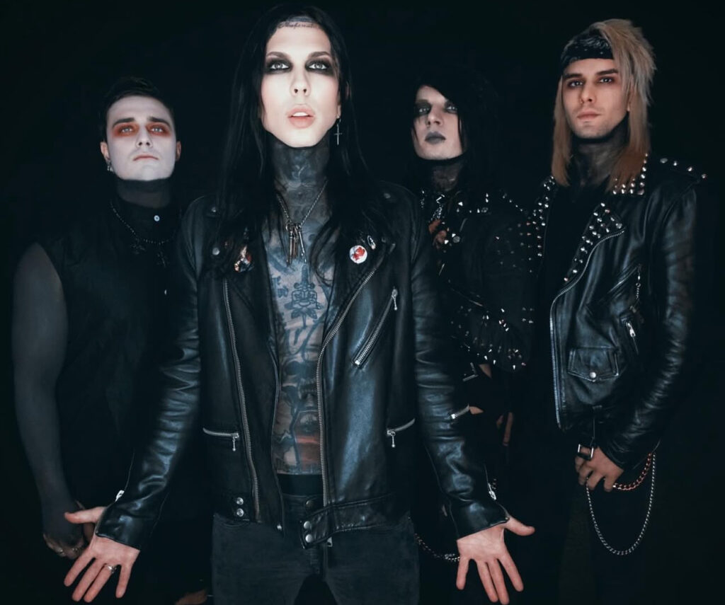 Vampires Everywhere! Share New Visualizer For Their Sleek Single “Suffocate Me” + On Tour This June