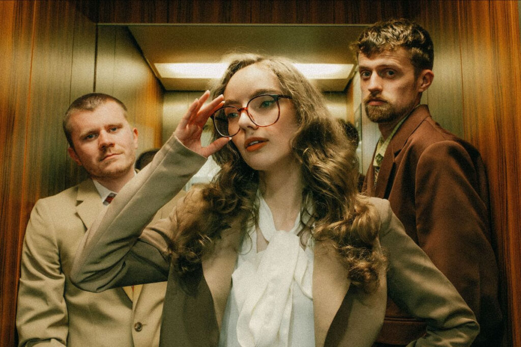 Alt-Pop Trio Exploring Birdsong Reveal Video for New Single “Romanticise” + Announce 2026 Tour