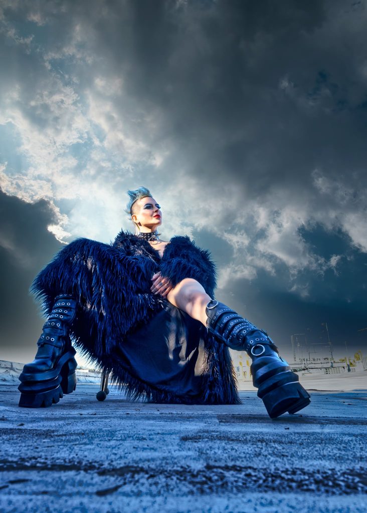 I Ya Toyah Reveals Cover of Iconic Nine Inch Nails Hit “Closer” 