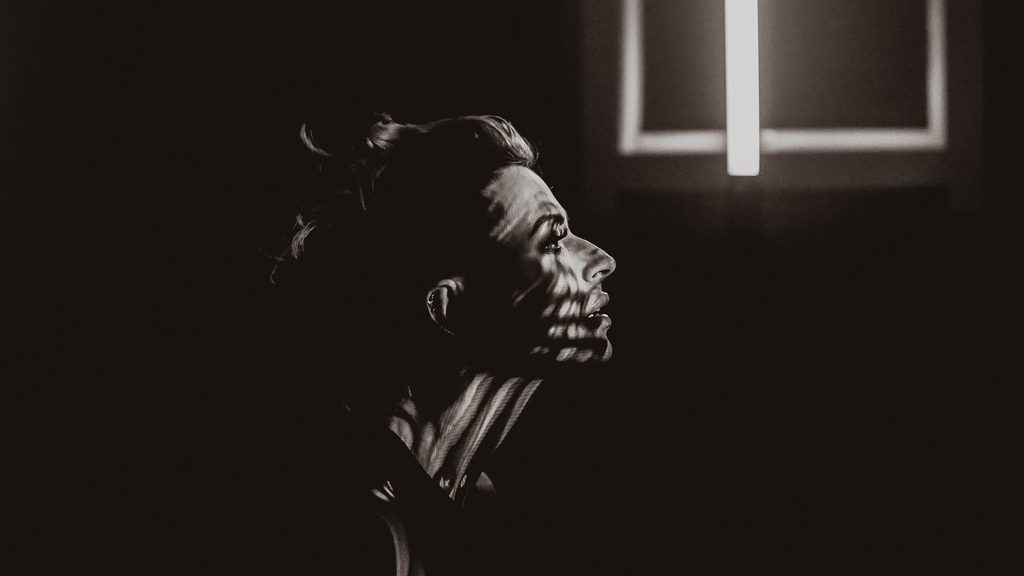 I Ya Toyah Confronts Inner Darkness for World Mental Health Day with “White Walls” Single